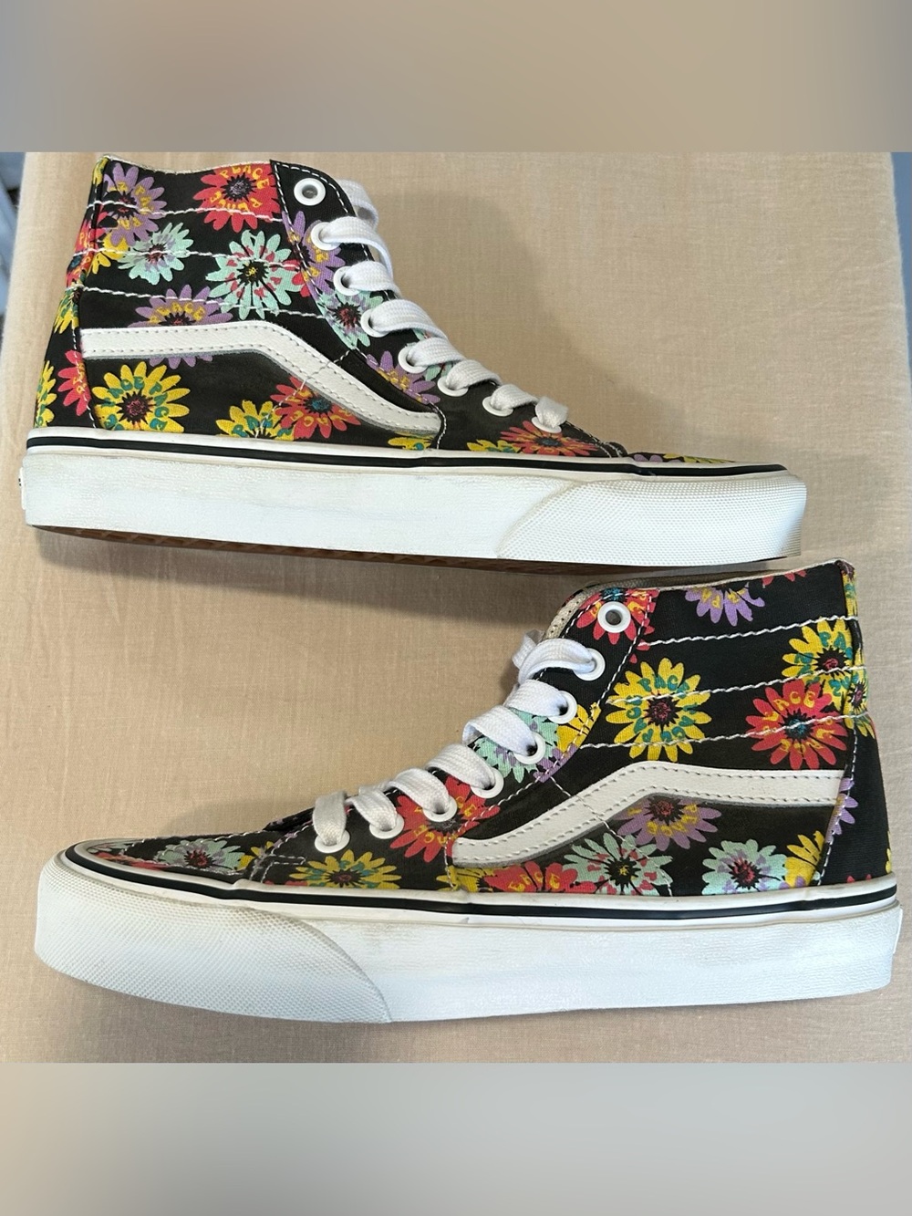 Vans: Sk8 Hi Sneakers